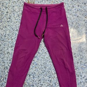 Jockey skinny yoga pants